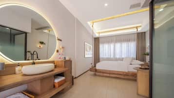 Basic-Doppelzimmer, Blick auf den Innenhof | Kostenloses WLAN