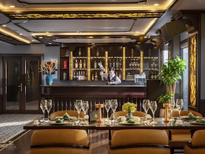 Bar (on property) - AIME'E CRUISES - HALONG BAY (Ha Long)