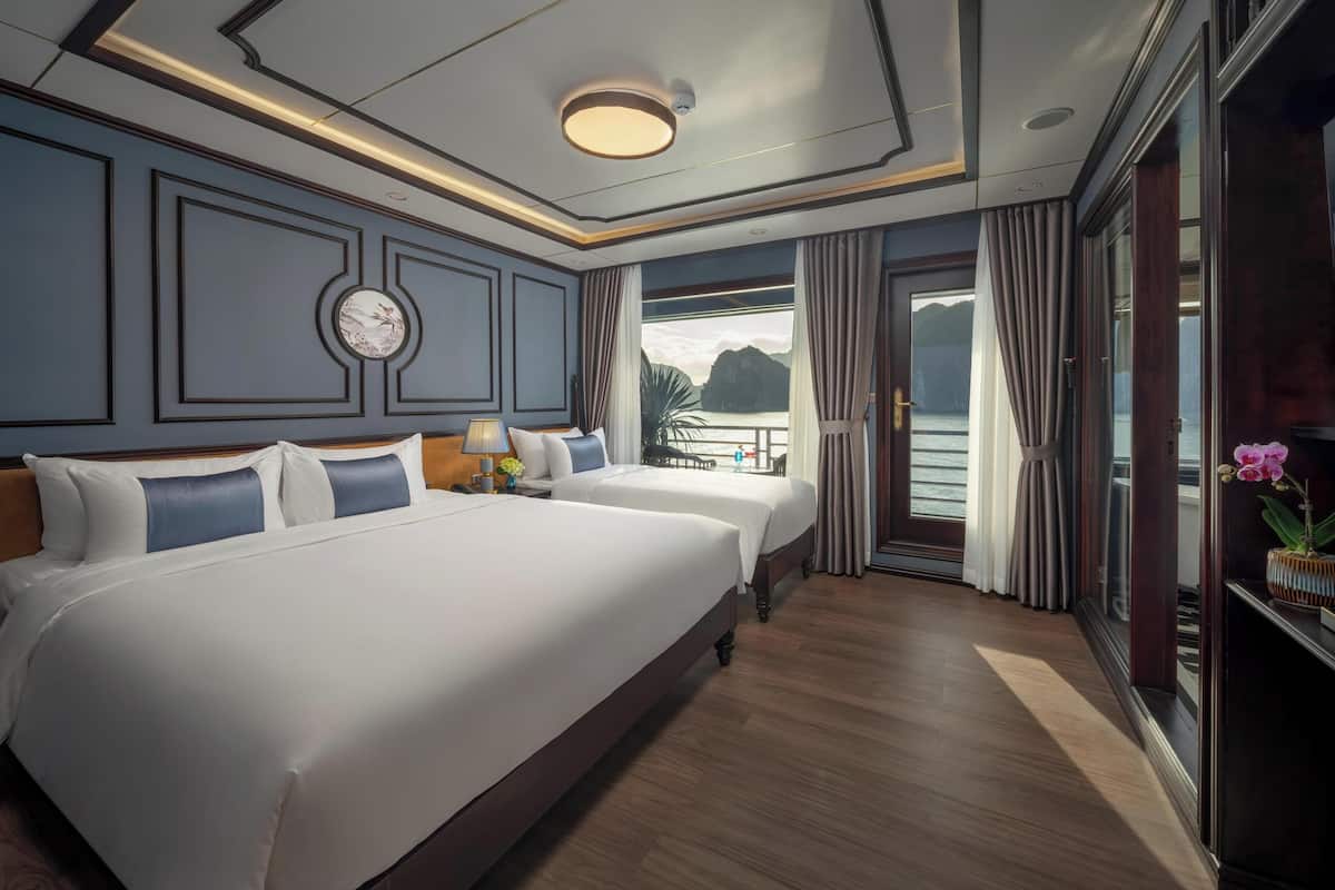 Phòng 3 Deluxe, ban công, quang cảnh biển | Minibar, két bảo mật tại phòng, truy cập Internet không dây miễn phí