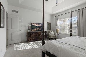 4 bedrooms, iron/ironing board, free WiFi, bed sheets