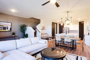 บริเวณนั่งเล่น