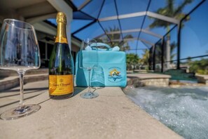 Room - Villa Skye (Cape Coral)