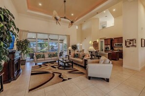 Room - Villa Skye (Cape Coral)