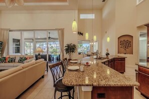 Room - Villa Skye (Cape Coral)