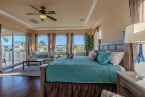Room - Villa Skye (Cape Coral)