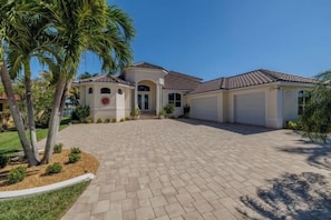Room - Villa Skye (Cape Coral)