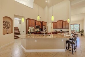 Room - Villa Skye (Cape Coral)