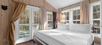 Quiet Ozarks Escape • Cozy Creek Cabin • Near Thunder Ridge