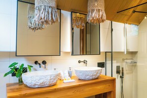 Bathroom - Dzen Greenfield Villa 7 (Pejeng)