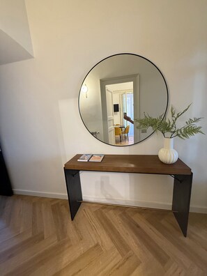 Interior - Elegant Apartment in the Historic Center of Catania, view of Piazza Stesicoro (Catania)
