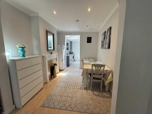 Dining - Wimbledon Tennis House (London)