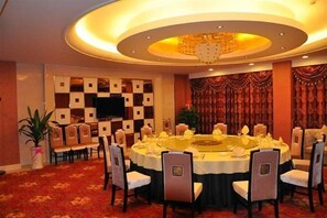 Restaurant - Riyueheng Hotel (Hezhou)