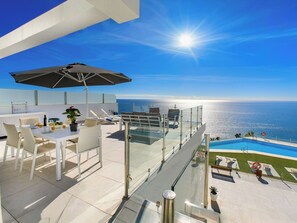 Outdoor dining - Nerja view free sauna and spa by Interhome (Nerja)