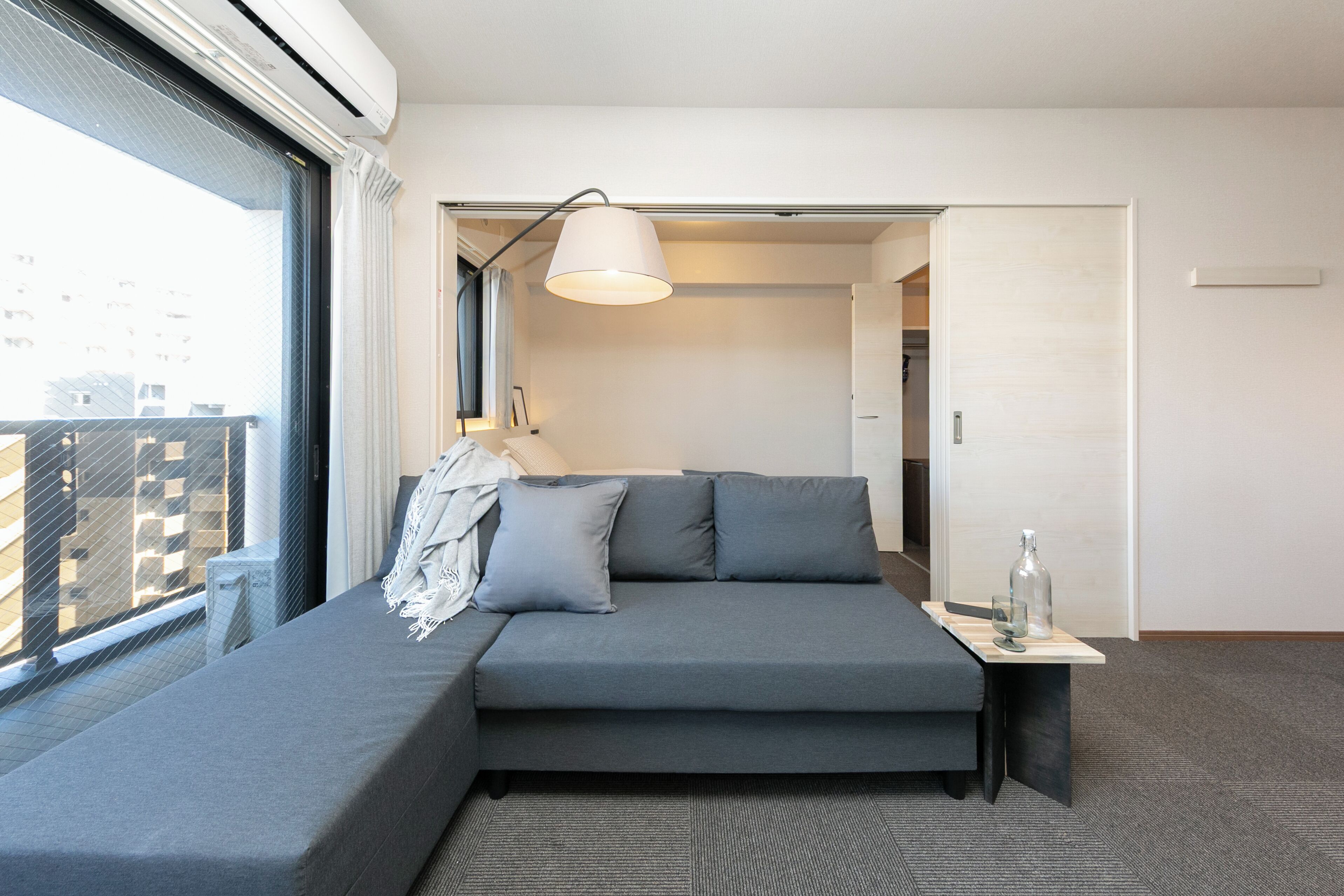 Superior-Suite, Nichtraucher, Stadtblick | Wohnbereich | 50-Zoll-Fernseher mit Digitalempfang