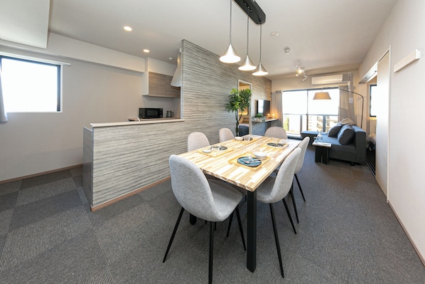 In-room dining - Living like Hotel Hakata Premium (Fukuoka)