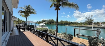 4-bedroom estate in fantastic Freeport with cool AC