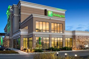 Unclassified image, 2 of 3, button - Holiday Inn & Suites RED DEER SOUTH by IHG (Red Deer County)