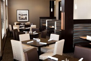 Restaurant - Holiday Inn & Suites Red Deer South (Red Deer County)