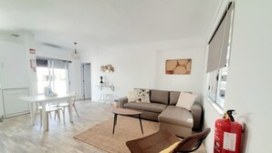 Unclassified image, 3 of 37, button - Pearl Coast by Interhome (Albufeira)