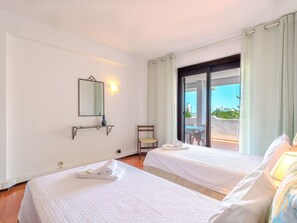 Desk, Internet - Lima - Sunny Way by Interhome (Albufeira)