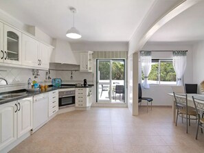 Fridge, microwave, oven, dishwasher - Kaya- Sunny Way by Interhome (Albufeira)