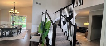 Bright & Spacious 5BR Home Near Disneyland & Beaches w/ Ample Parking & RV