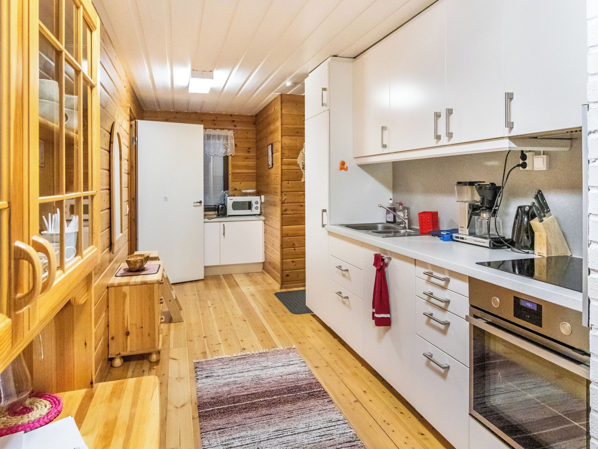 Fridge, microwave, dishwasher, cookware/dishes/utensils