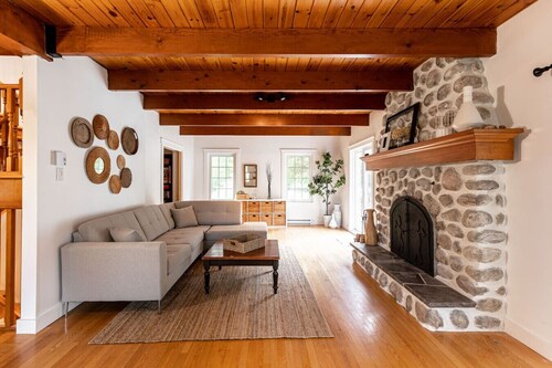 Modern & Charming Canadian house Spa, Sauna, Gym