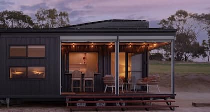 Kalimna Tiny ~ Views, Stars & Serenity in Willunga