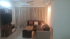 Living area - 1-bedroom apartment on the 18th floor with an amazing view of Ranjoli. (Ranjnoli)