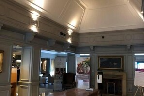 Unclassified image, 3 of 4, button - Holiday Inn MAIDSTONE - SEVENOAKS by IHG (Wrotham Heath)