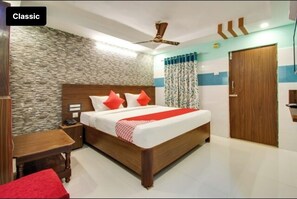 In-room safe, free WiFi