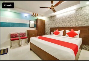 In-room safe, free WiFi