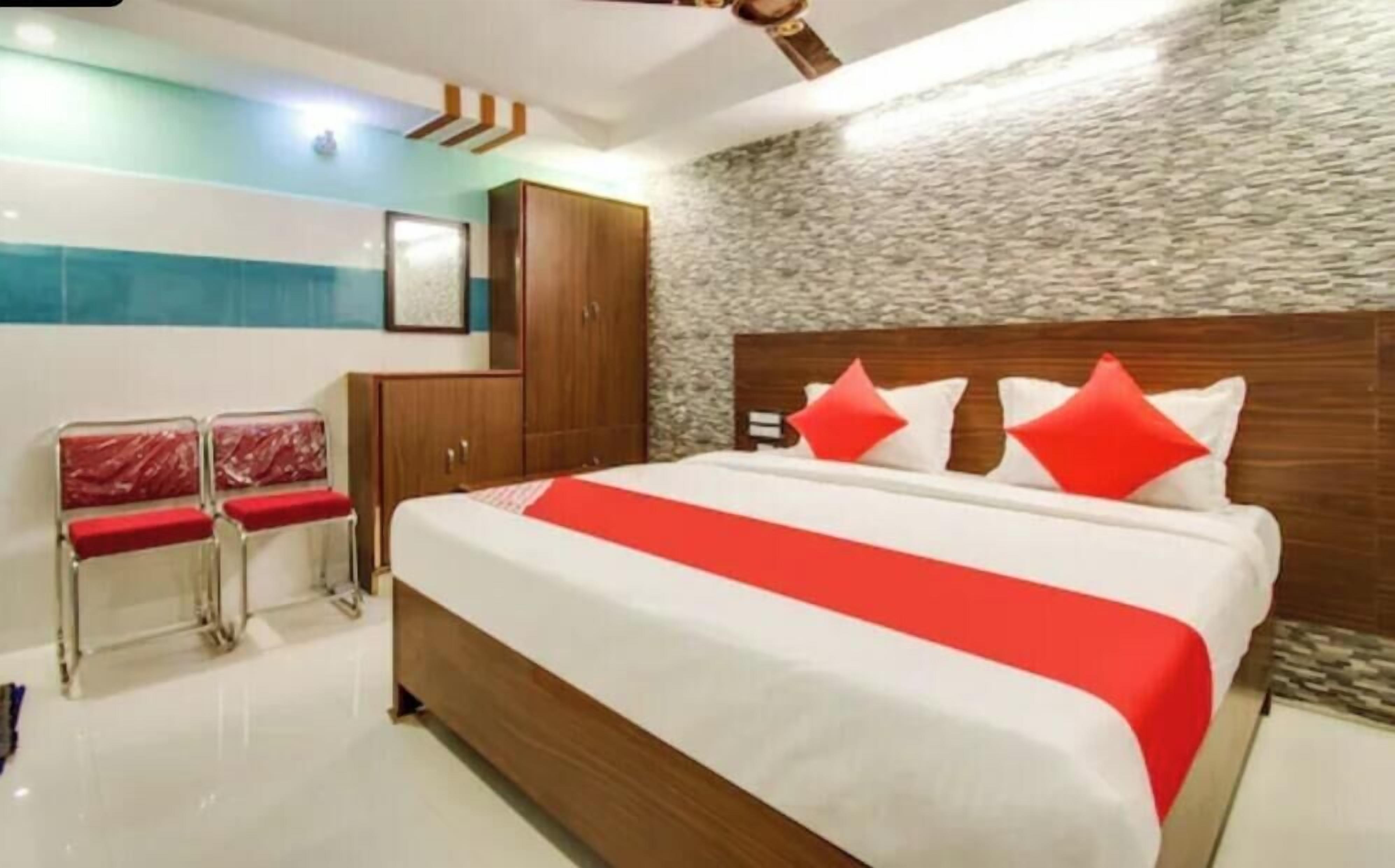 In-room safe, free WiFi