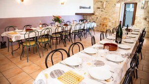 Dining - LES 3 EAUX - 14 pers (VAGNAS)