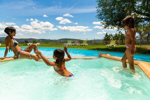 Pool - LES 3 EAUX - 14 pers (VAGNAS)