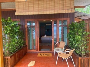 Standaard kamer, balkon, uitzicht op zee | Gratis wifi