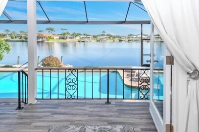 Amazing - 4 Bed Billiard Table luxury canal pool