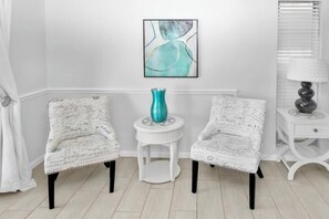 Room - Amazing - 4 Bed Billiard Table luxury canal pool (Cape Coral)