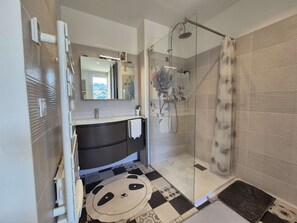 Hair dryer - Sea view, A/C, all on foot, heart of the village (ST MANDRIER SUR MER)