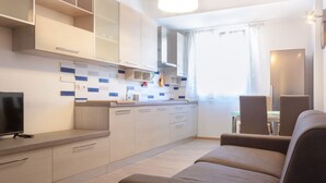 Living area - Riccardo in Marina di Campo, tastefully furnished, in a very central position, ideal for those who w (Campo nell'Elba)