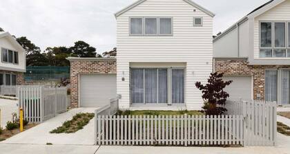 Dora Modern Retreat Walkable to Town