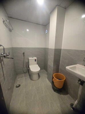 Deluxe Room | Bathroom