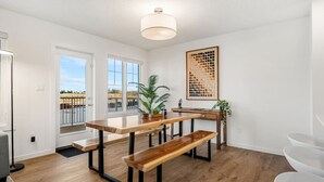Unclassified image, 5 of 44, button - Luxury Family Retreat w/ Games, King Bed & Garage (Edmonton)