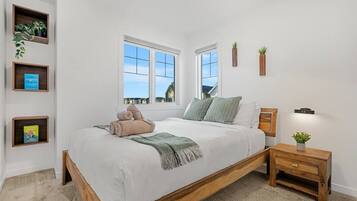 Työpöytä, silitysrauta/-lauta, vauvan matkasänky, ilmainen Wi-Fi