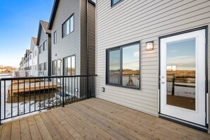 Exterior detail - Luxury Family Retreat w/ Games, King Bed & Garage (Edmonton)