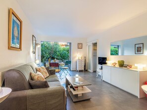 TV - Le Bailli by Interhome (Saint-Tropez)