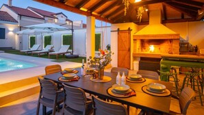 Rumah (Lux Vintage House Bella Vita Biograd ) | Ruang makan