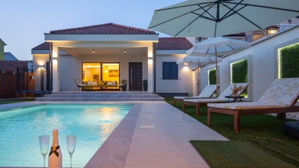 Rumah (Lux Vintage House Bella Vita Biograd ) | Kolam renang outdoor