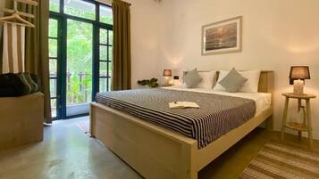 Caja de seguridad en la habitación y cortinas blackout